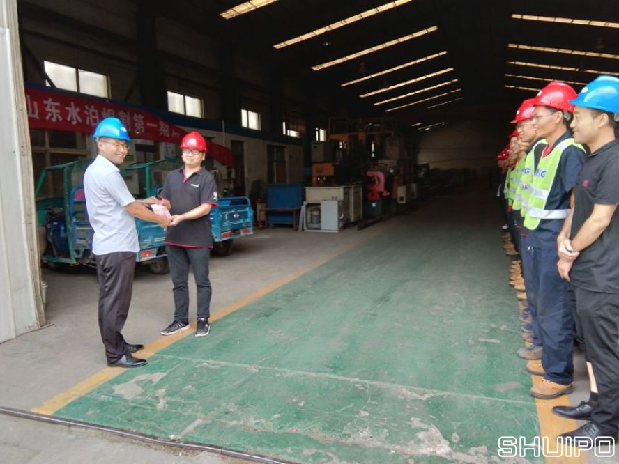 后服務(wù)部孫長磊，在ABB機器人培訓(xùn)考試中榮獲第一名