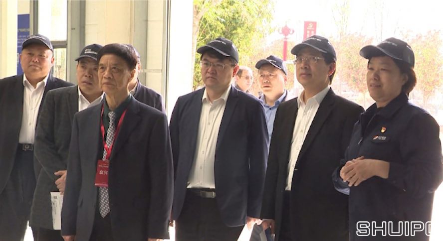 武漢理工大學黨委書記信思金，武漢理工大學原校長、俄羅斯國家工程院外籍院士周祖德，山東理工大學原校長、俄羅斯自然科學院外籍院士張鐵柱